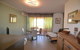 Appartement 3 personnes avec coin nuit avec terrasse et parking quartier du Port de Nice